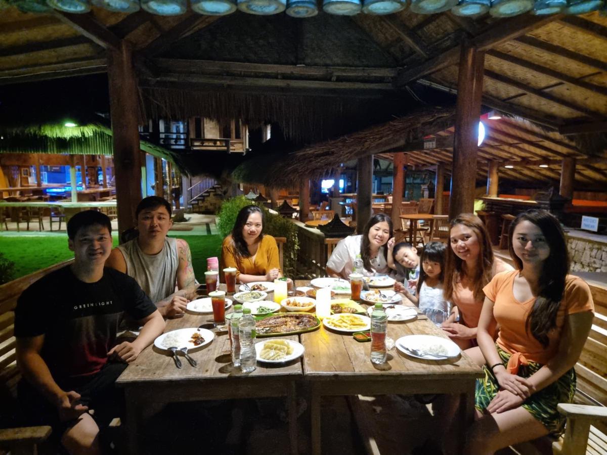 Istana Ombak Eco Resort Pacitan Buitenkant foto