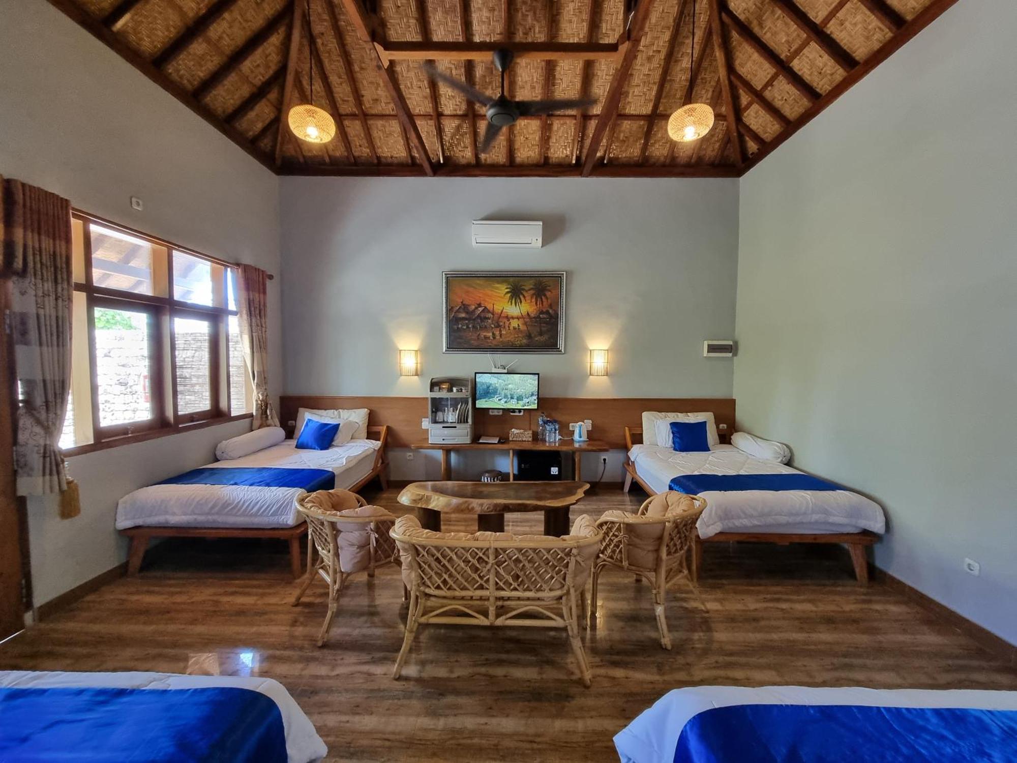 Istana Ombak Eco Resort Pacitan Buitenkant foto