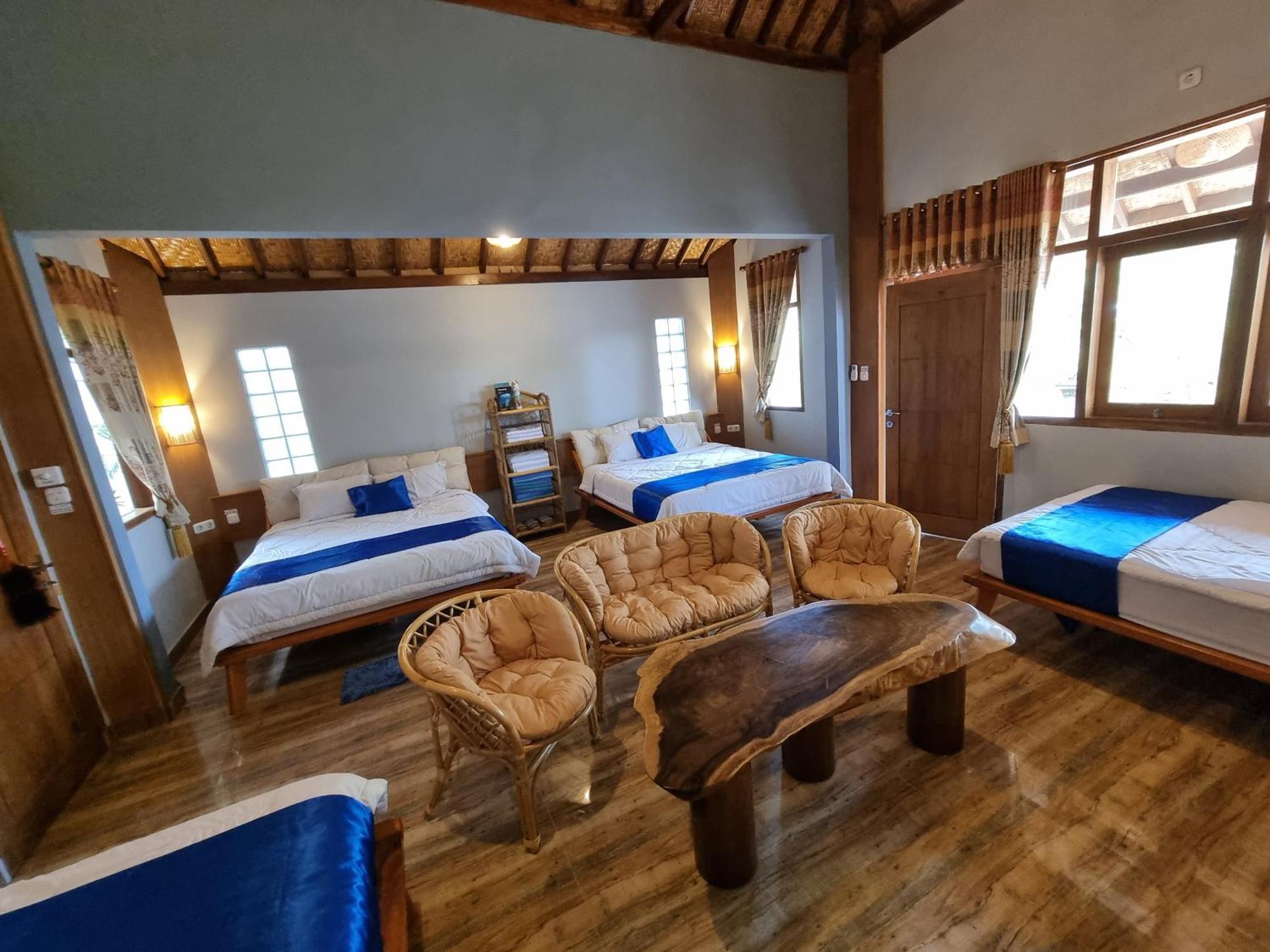 Istana Ombak Eco Resort Pacitan Buitenkant foto
