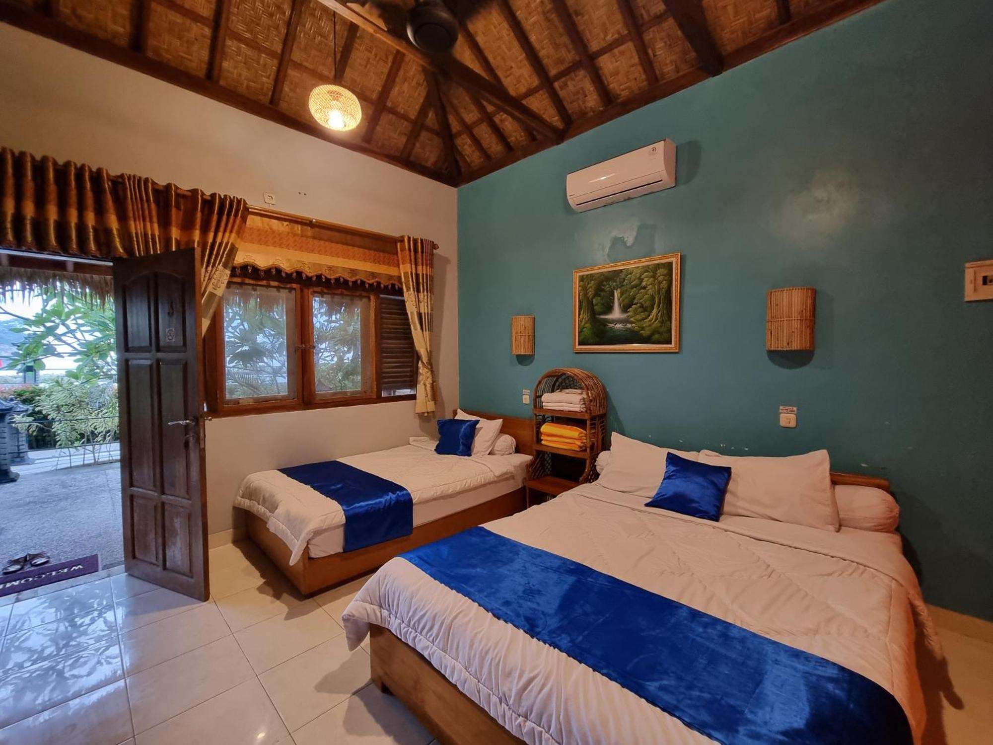 Istana Ombak Eco Resort Pacitan Buitenkant foto