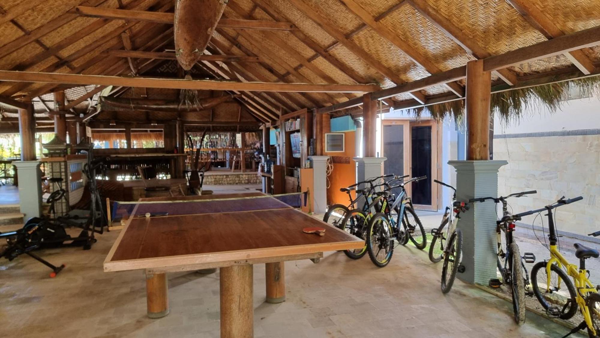 Istana Ombak Eco Resort Pacitan Buitenkant foto