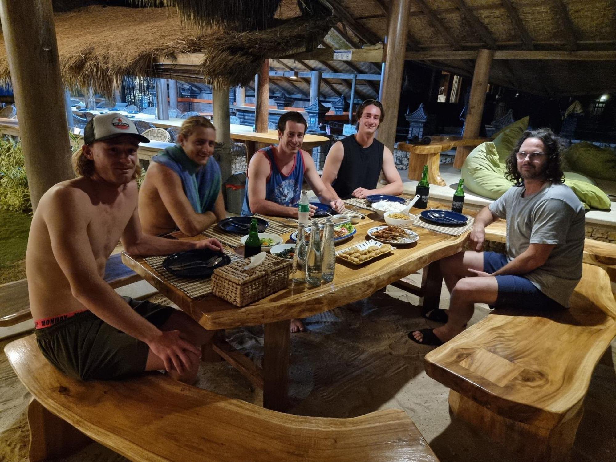 Istana Ombak Eco Resort Pacitan Buitenkant foto