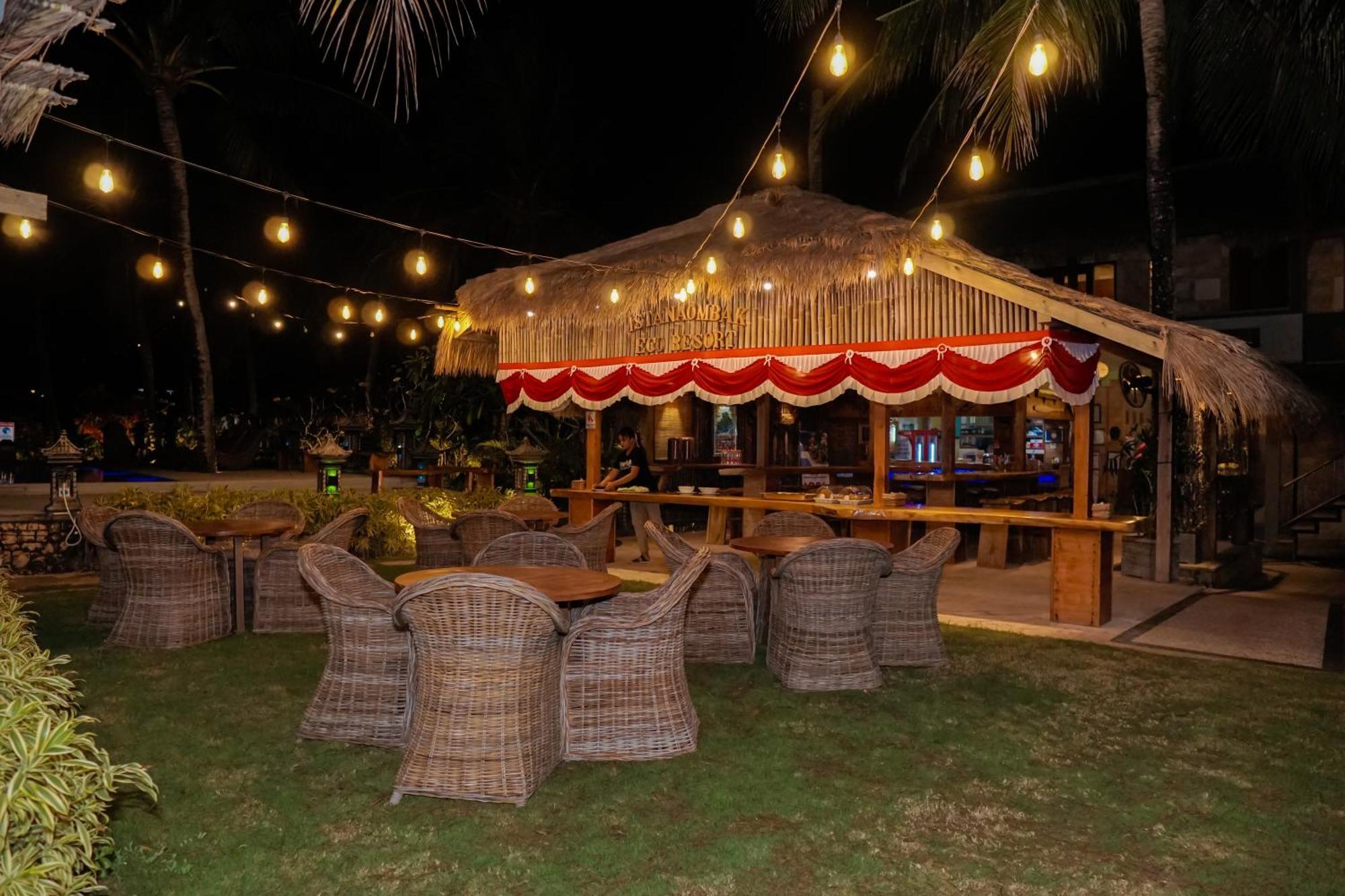 Istana Ombak Eco Resort Pacitan Buitenkant foto