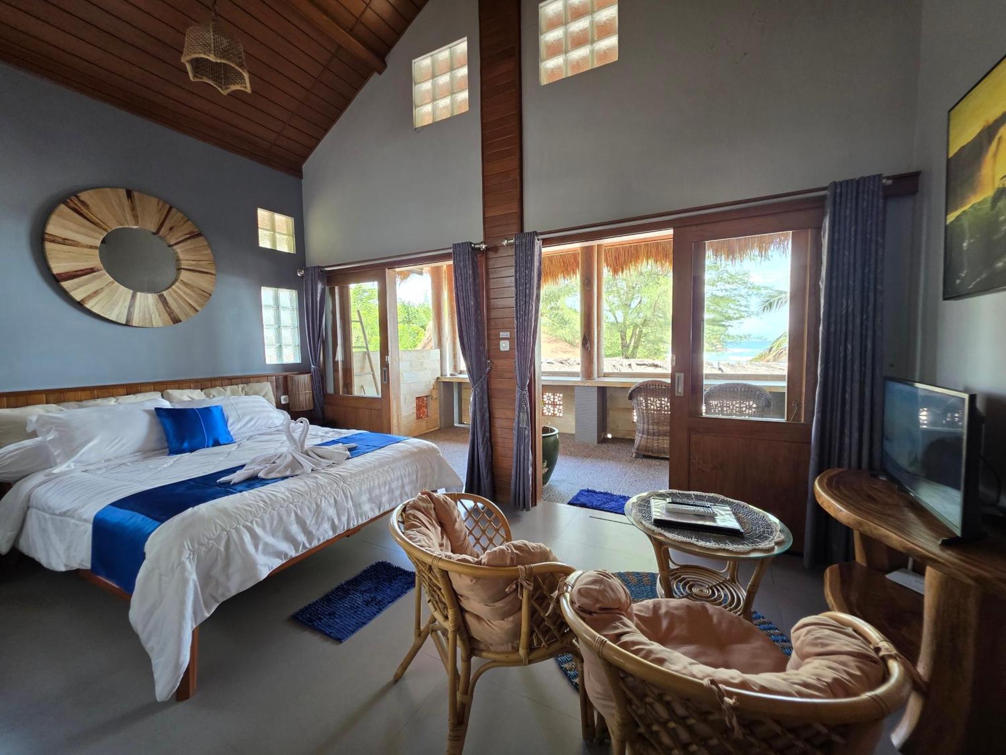 Istana Ombak Eco Resort Pacitan Buitenkant foto