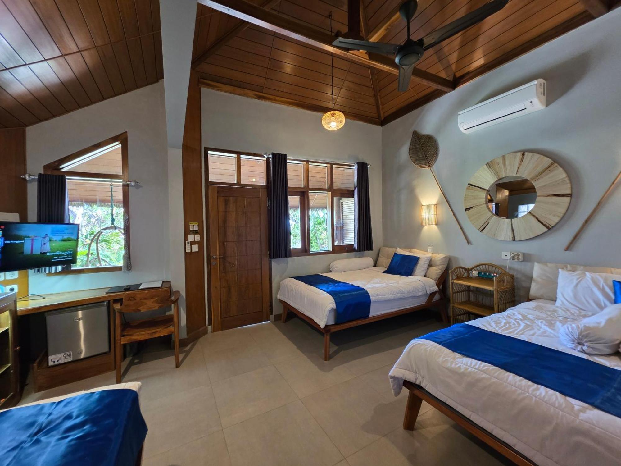 Istana Ombak Eco Resort Pacitan Buitenkant foto